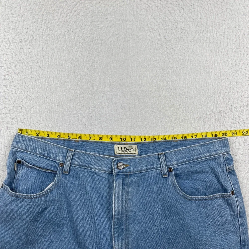 LL Bean Jeans Mens 42x29 Light Blue Natural Fit Straight Leg Denim Cotton 104731